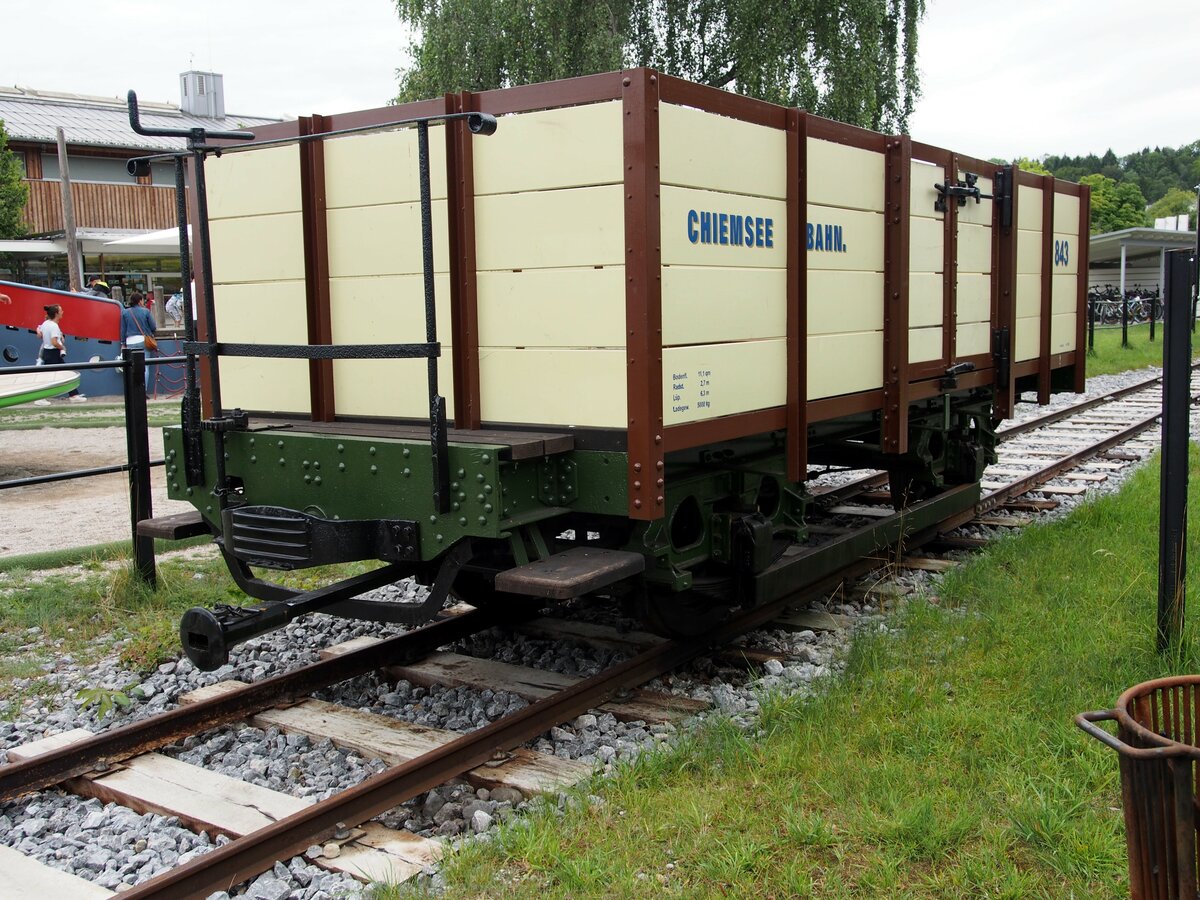 Chiemseebahn Offener Güterwagen Nr 843 der Chiemseebahn beim Schiffsanleger am Chiemsee am 10.08.2019.