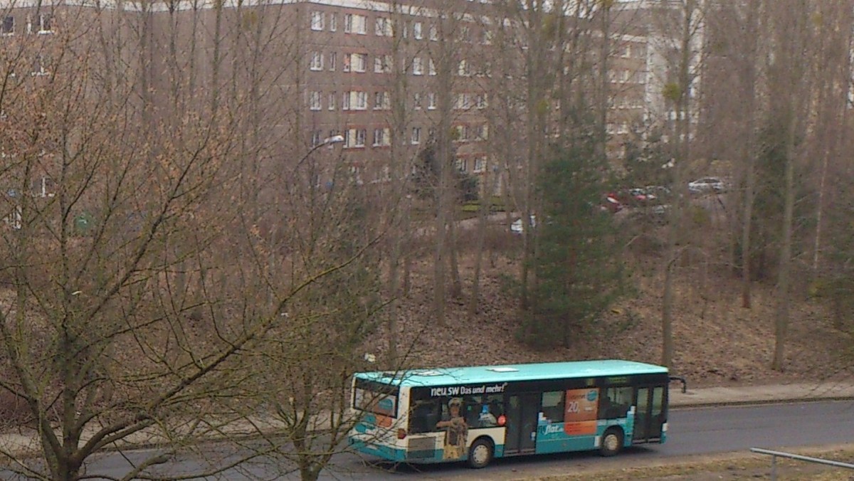 citaro 1... dieser wagen wurde vor ungefhr 4 jahren ausgemustert der werbung fur das eigene produkt der stadtwerke machte und zwar fr's fitflat und fr das linienschiff das auf'n tollensesee fhrt