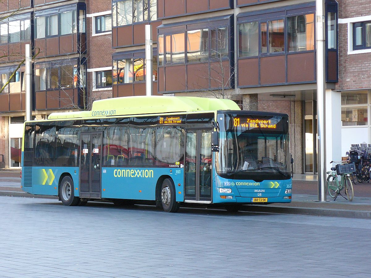 Connexxion Bus 3681 MAN Lion's City CNG Baujahr 2006. Stationsplein, Haarlem 01-03-2015.

Connexxion bus 3681 MAN Lion's City CNG bouwjaar 2006. Stationsplein, Haarlem 01-03-2015.