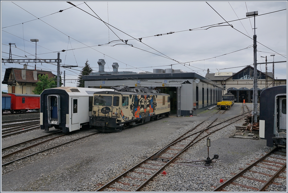 Da mir am Mittwoch auf der Autobahn ein neuer MOB Steuerwagen entgegenkam, fuhr ich zwei Tage später nach Chernex, jedoch zeigte sich dort nichts neues; im Bild die GDe 4/4 6001. 

24. Juli 2020