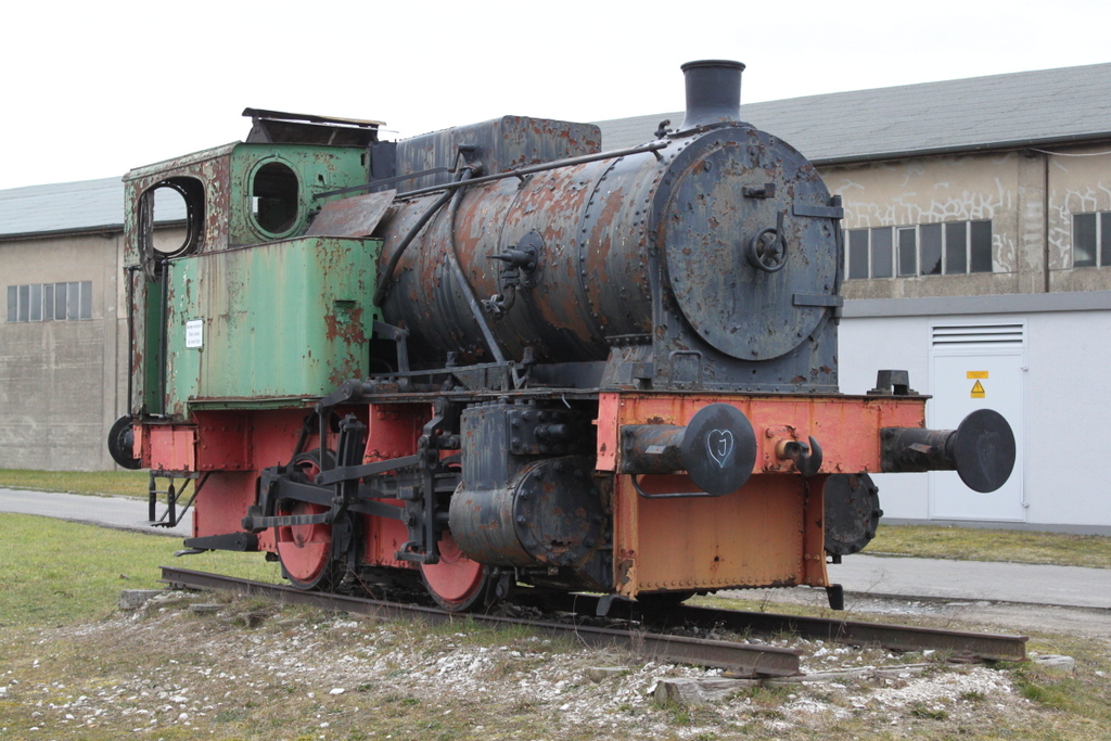 Dampflok 1 der Hafenbetriebsgesellschaft als Denkmal bei der Hafenbahn Hildesheim.12.03.2016