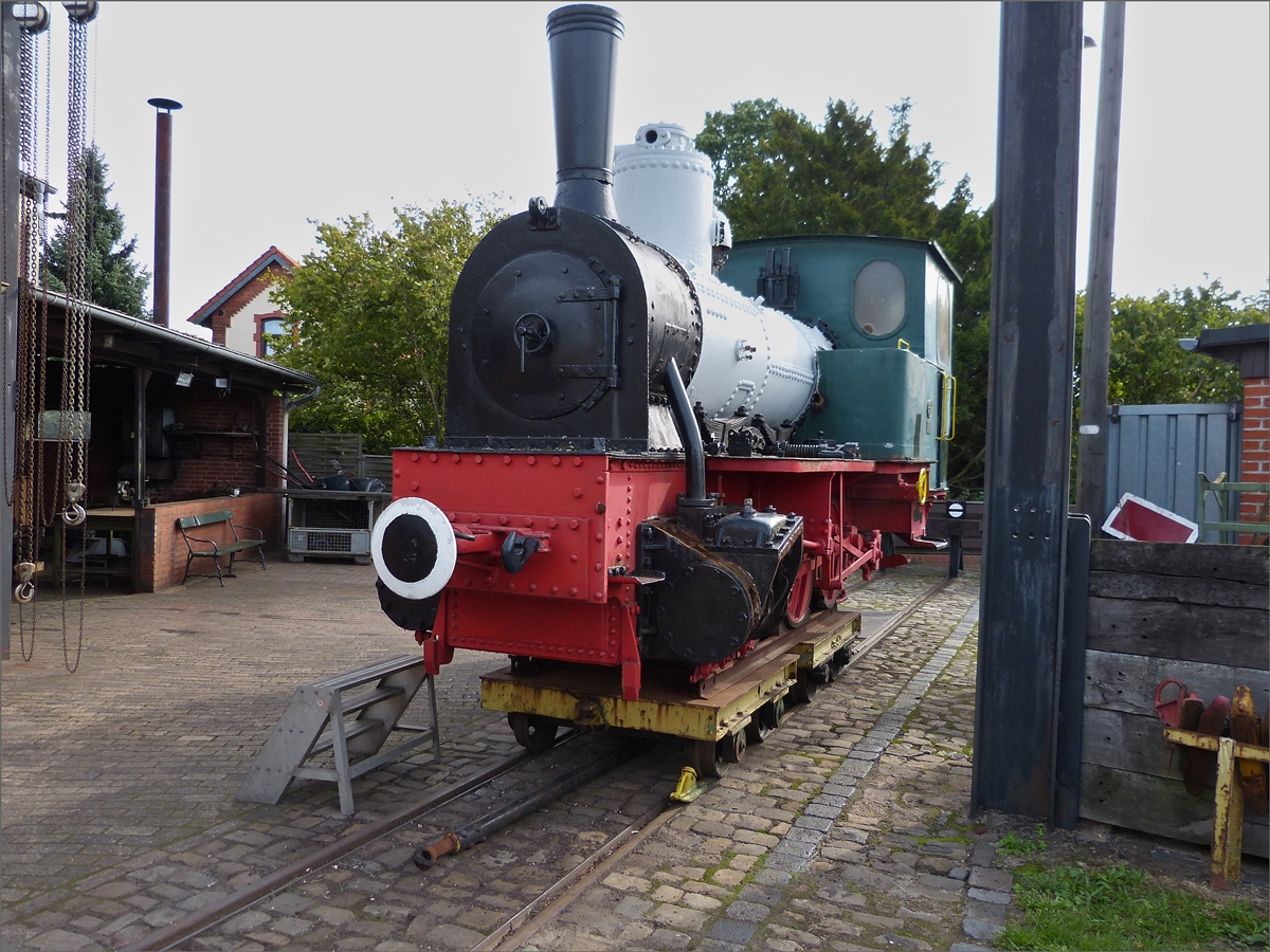 Dampflok gebaut bei der Hannoversche Maschinenbau AG im Jahr 1899 unter der Baunr. 3345, Bauart: C n2t, steht auf einem Rollbock um Reparaturen an der Lok auszuführen. Bruchhausen. 15.09.2019 