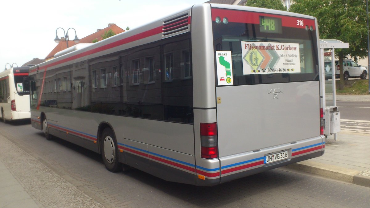 ....dann mal noch dieser MAN NL im Stadtverkehr unterwegs der schon viele Jahre seine Dienste tut hier mal am Umsteigebahnhof in City nhe