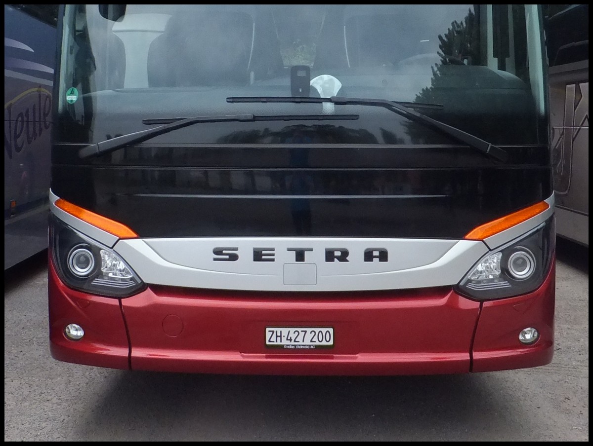 Das  Gesicht  des Setra 515 HD Vorf�hrwagen aus der Schweiz in Binz.