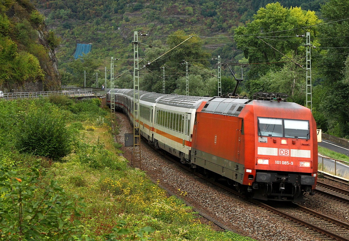 DB 101 085-9 mit unbekanntem IC aufgenommen in Bacharach. 14.09.2013