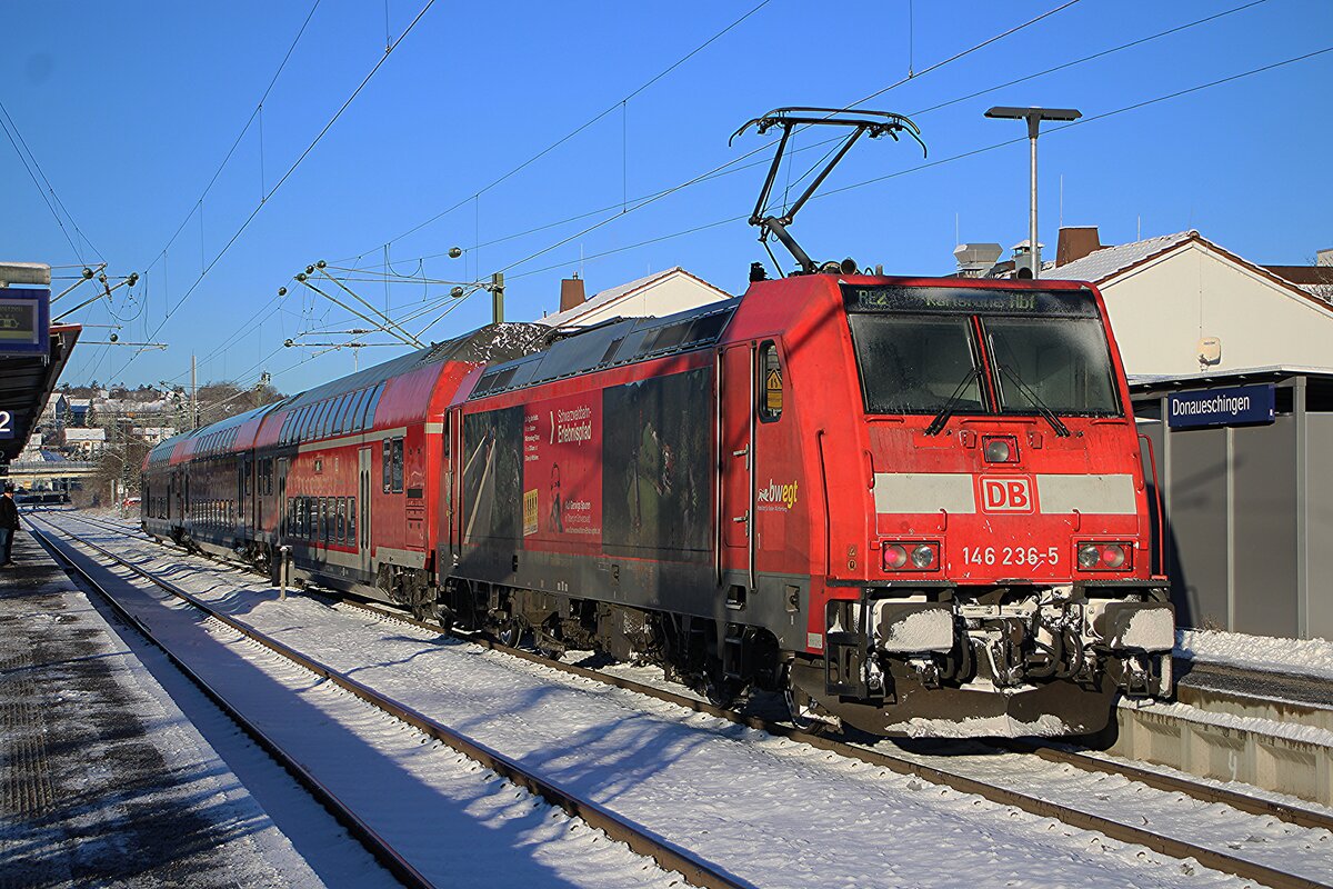 DB 146 235 steht abfahrtbereit in Donaueschingen am 3 Januari 2026.