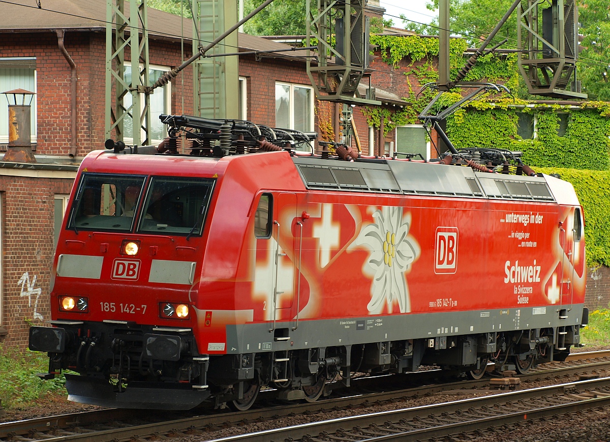 DB 185 142-7  Schweiz  auf Solotour in Hamburg. HH-Harburg 01.07.2011