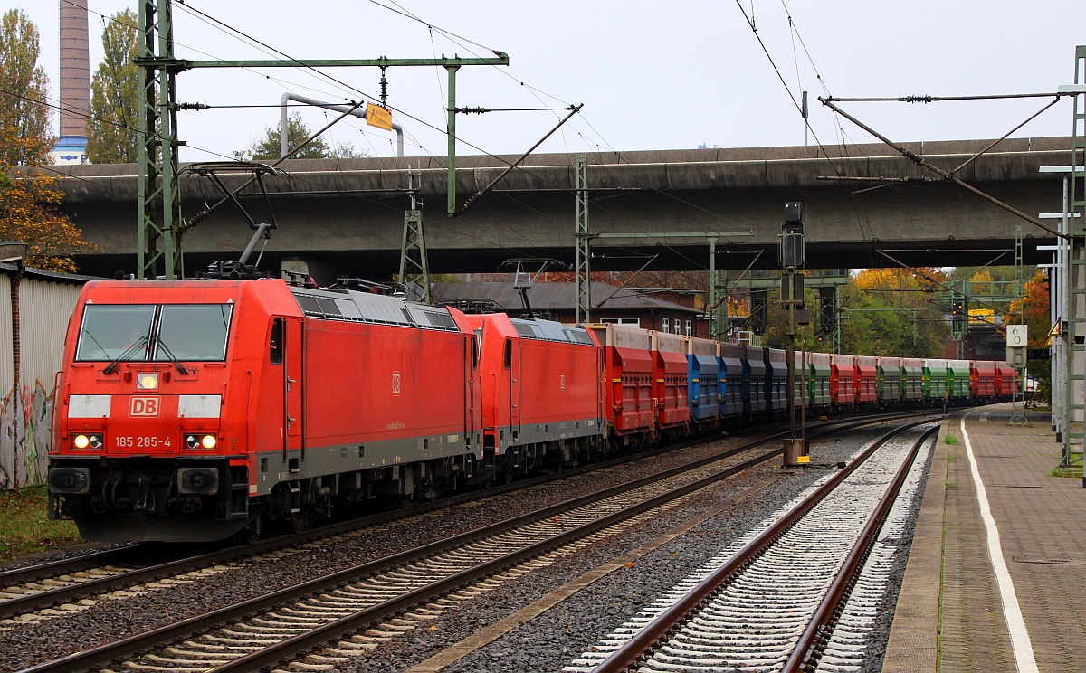 DB 185 285-4 und 391-0 mit nem Erzbomber nach Beddingen. HH-Harburg 29.10.2022