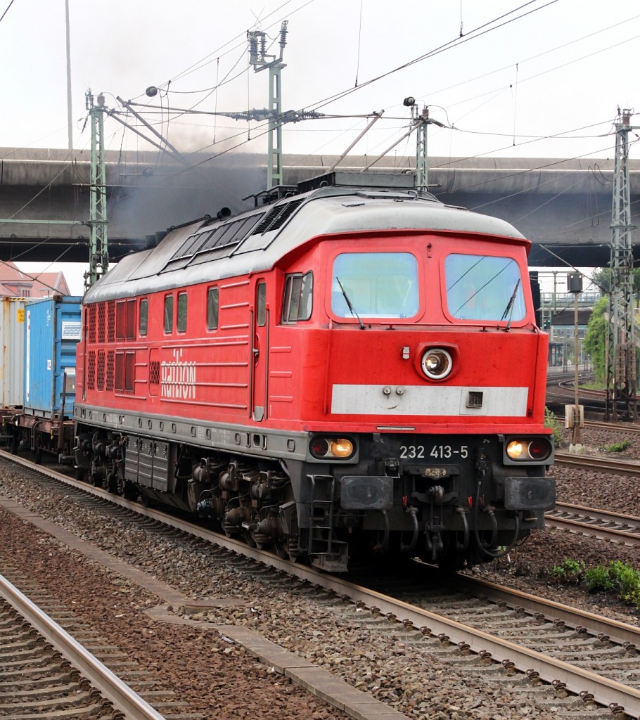 DB 232 413-5(LTS 0642/1976/132 413-6)inzwischen seit 14.02.2013 z-gestellt und abgestellt im ehemaligen AW Chemnitz dieselt hier mit einem Gz durch Hamburg-Harburg. 07.09.2012