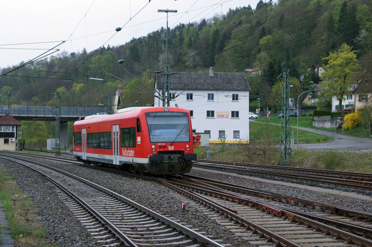 DB BR 650: Regionalbahn bei der Ausfahrt Horb nach Pforzheim Hbf mit 650 304 am 25. April 2015.
Foto: Walter Ruetsch