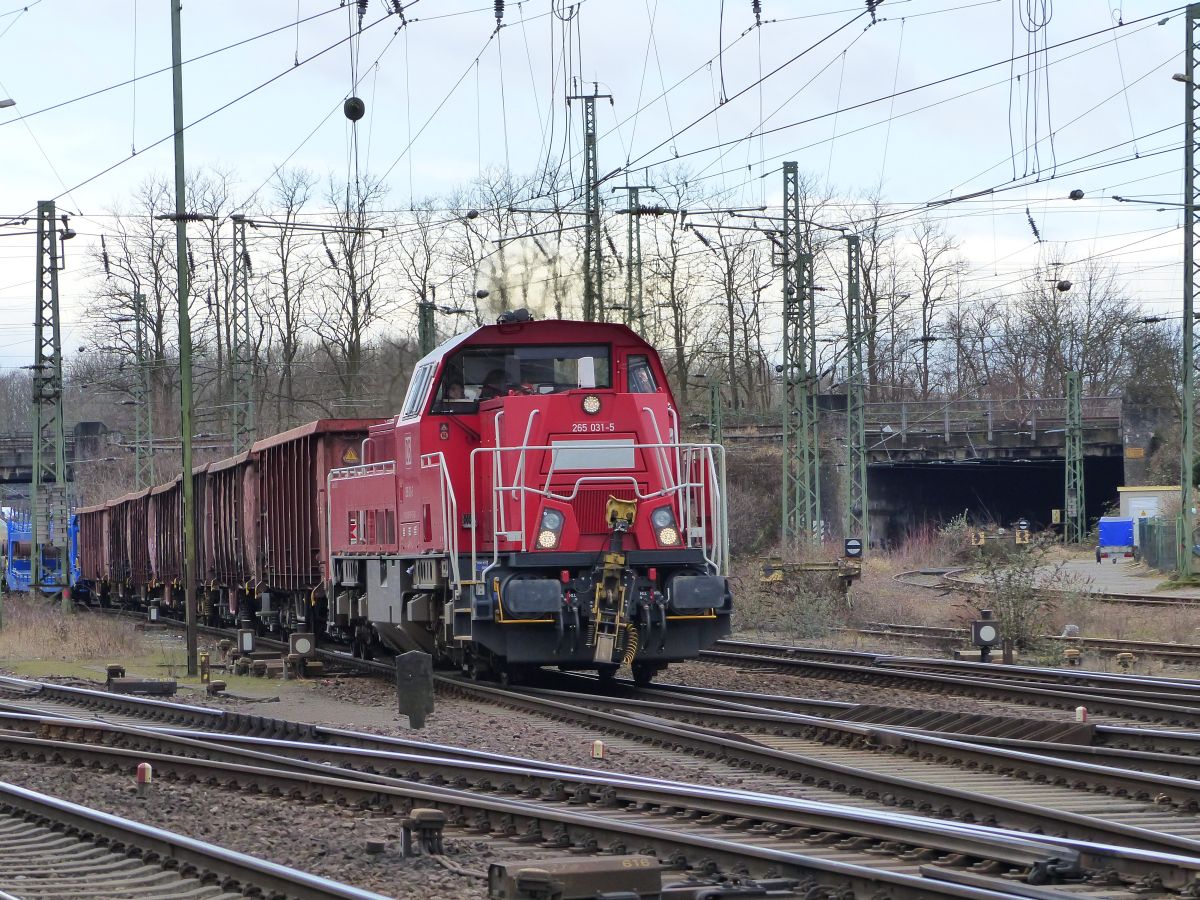 DB Cargo Diesellok 265 031-5 Rangierbahnhof K�ln-Kalk Nord 08-03-2018.

DB Cargo dieselloc 265 031-5 rangeerstation K�ln-Kalk Nord 08-03-2018.