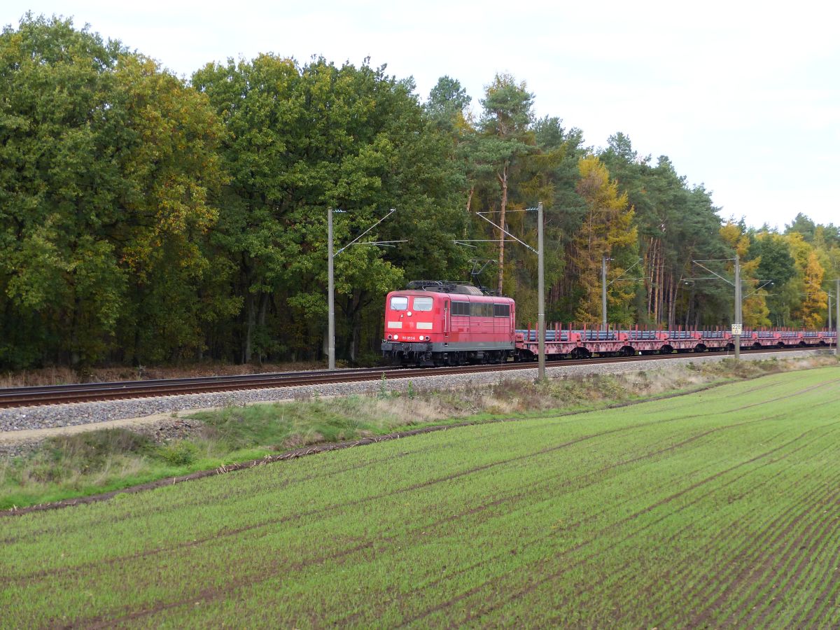 DB Cargo Lok 151 053-6 Bernte, Emsb�ren 02-11-2018.

DB Cargo loc 151 053-6 Bernte, Emsb�ren 02-11-2018.