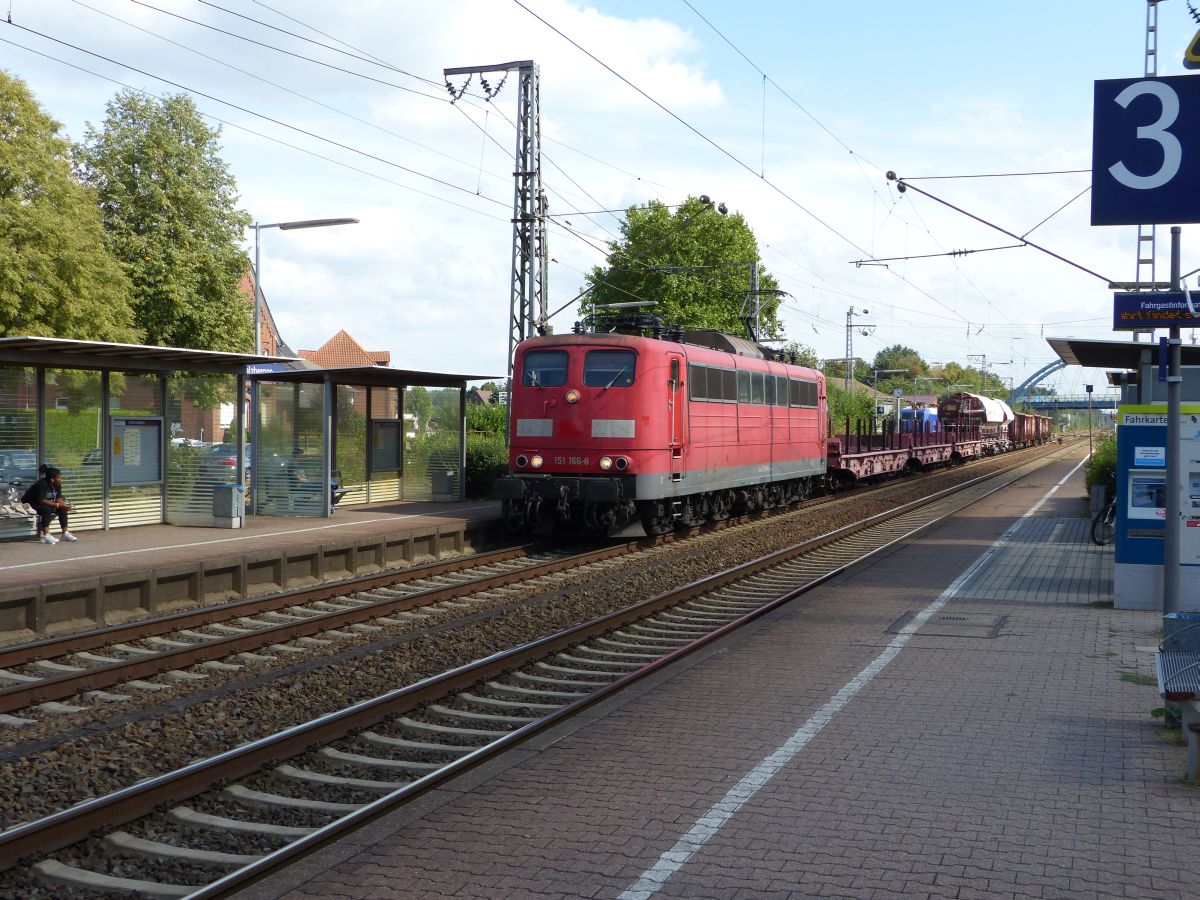 DB Cargo Lok 151 166-6 Gleis 4 Salzbergen 17-08-2018.

DB Cargo loc 151 166-6 spoor 4 Salzbergen 17-08-2018.