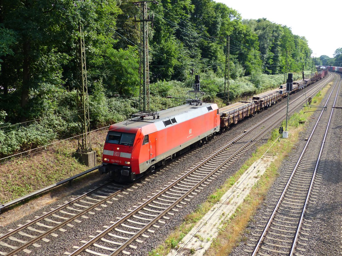 DB Cargo Lok 152 140-0 Abzweig Lotharstrasse, Aktienweg, Duisburg 13-07-2017.

DB Cargo loc 152 140-0 Abzweig Lotharstrasse, Aktienweg, Duisburg 13-07-2017.