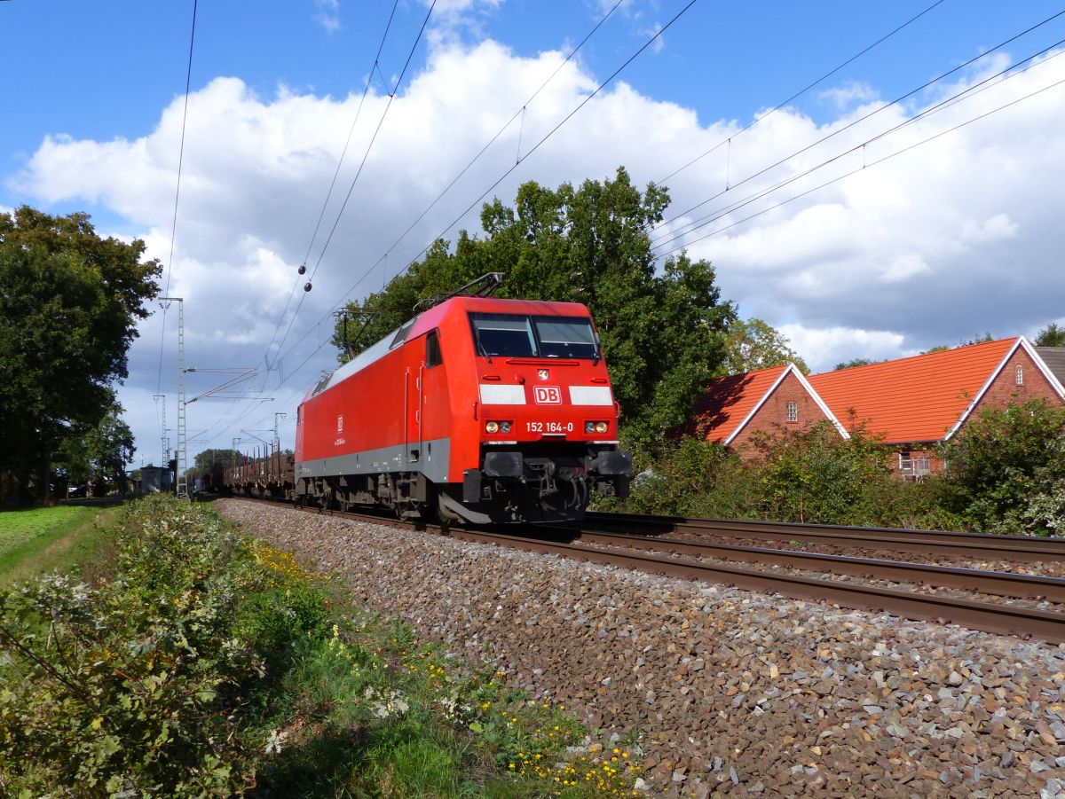 DB Cargo Lok 152 164-0 Devesstra�e, Salzbergen 28-09-2018.

DB Cargo loc 152 164-0 Devesstra�e, Salzbergen 28-09-2018.