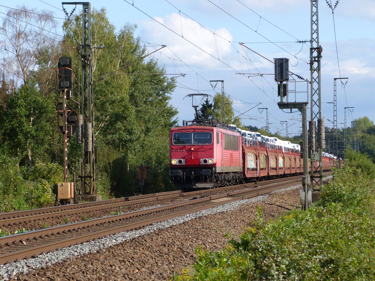 DB Cargo Lok 155 126-6 Devesstra�e, Salzbergen 13-09-2018.

DB Cargo loc 155 126-6 Devesstra�e, Salzbergen 13-09-2018.