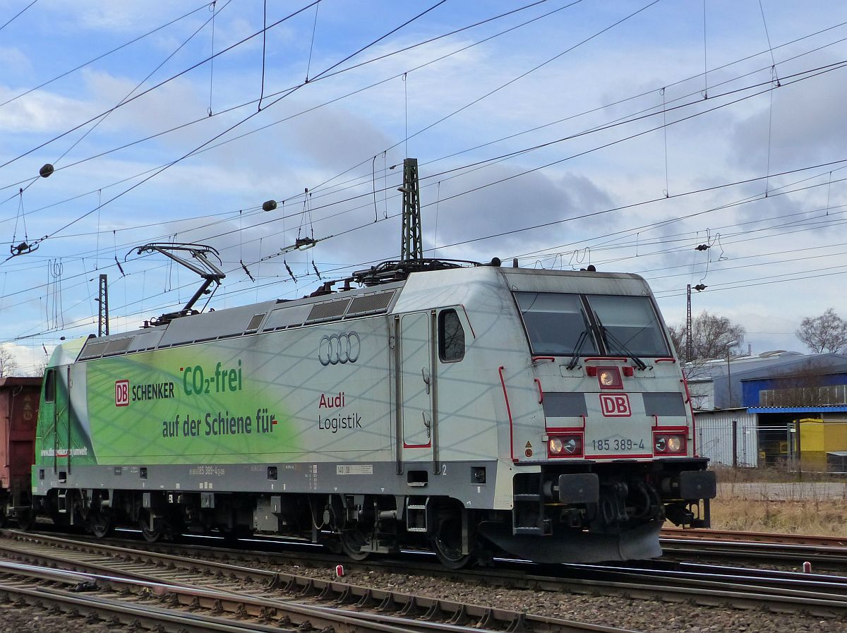 DB Cargo Lok 185 389-4 mit Aufschrift  CO2 Frei  Rangierbahnhof Kln-Kalk Nord 08-03-2018.

DB Cargo loc 185 389-4 met opschrift  CO2 Frei  rangeerstation Keulen-Kalk Nord 08-03-2018.