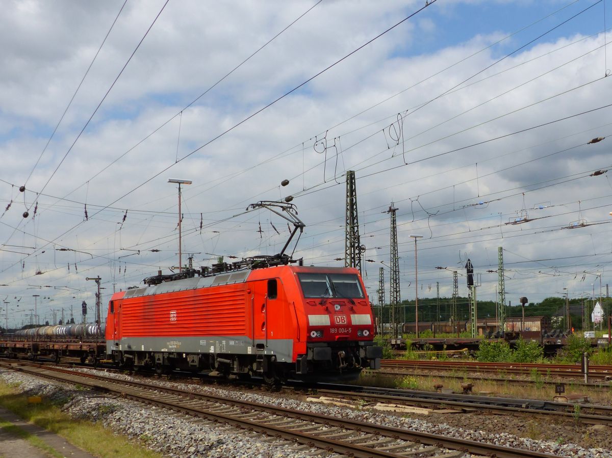 DB Cargo Lok 189 004-5 G�terbahnhof Oberhausen West 13-07-2017.

DB Cargo loc 189 004-5 goederenstation Oberhausen West 13-07-2017.
