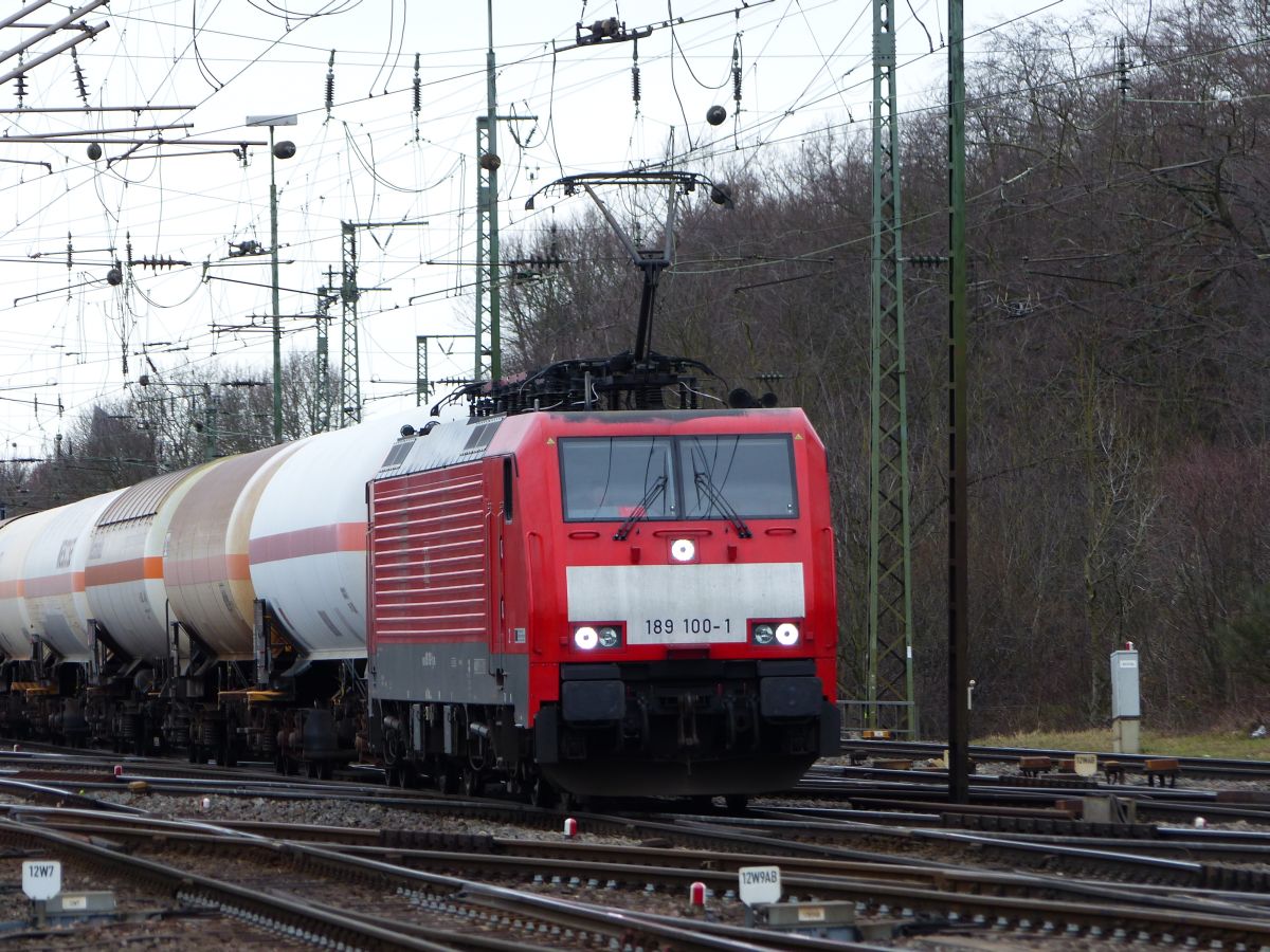 DB Cargo Lok 189 100-1 Rangierbahnhof K�ln Gremberg 08-03-2018.

DB Cargo loc 189 100-1 rangeerstation Keulen Gremberg 08-03-2018.