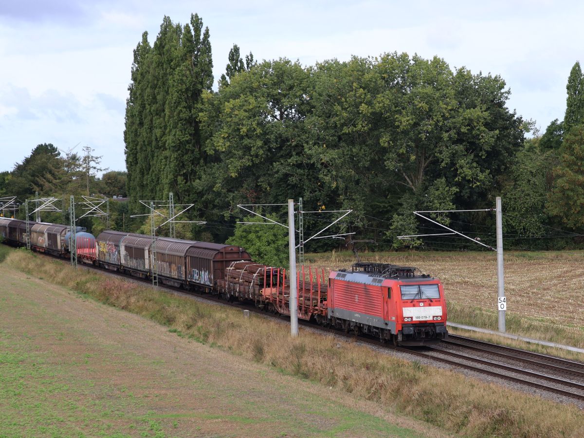 DB Cargo Lokomotive 189 079-7 Baumannstrasse, Praest bei Emmerich am Rhein 16-09-2022.

DB Cargo locomotief 189 079-7 Baumannstrasse, Praest bij Emmerich 16-09-2022.