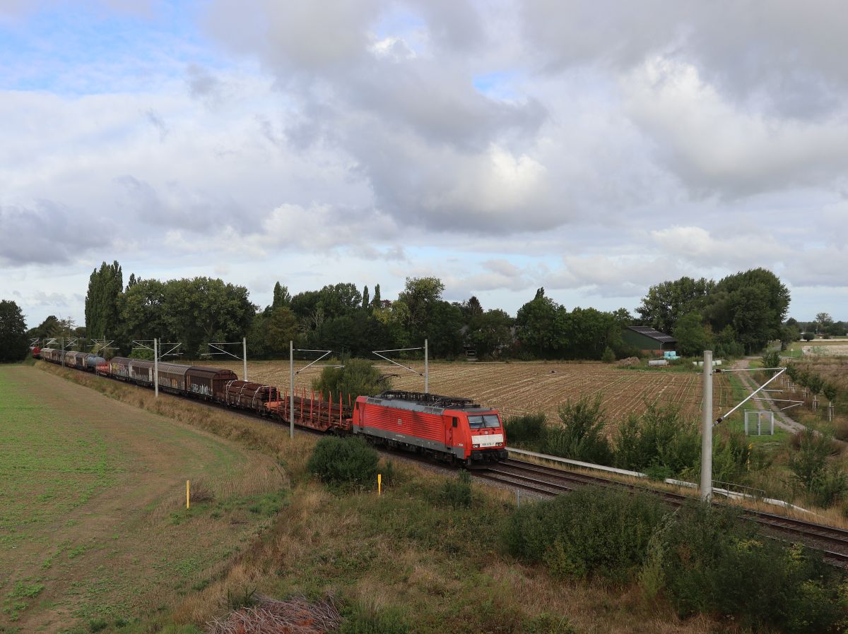 DB Cargo Lokomotive 189 079-7 Baumannstrasse, Praest bei Emmerich 16-09-2022.

DB Cargo locomotief 189 079-7 Baumannstrasse, Praest bij Emmerich 16-09-2022.