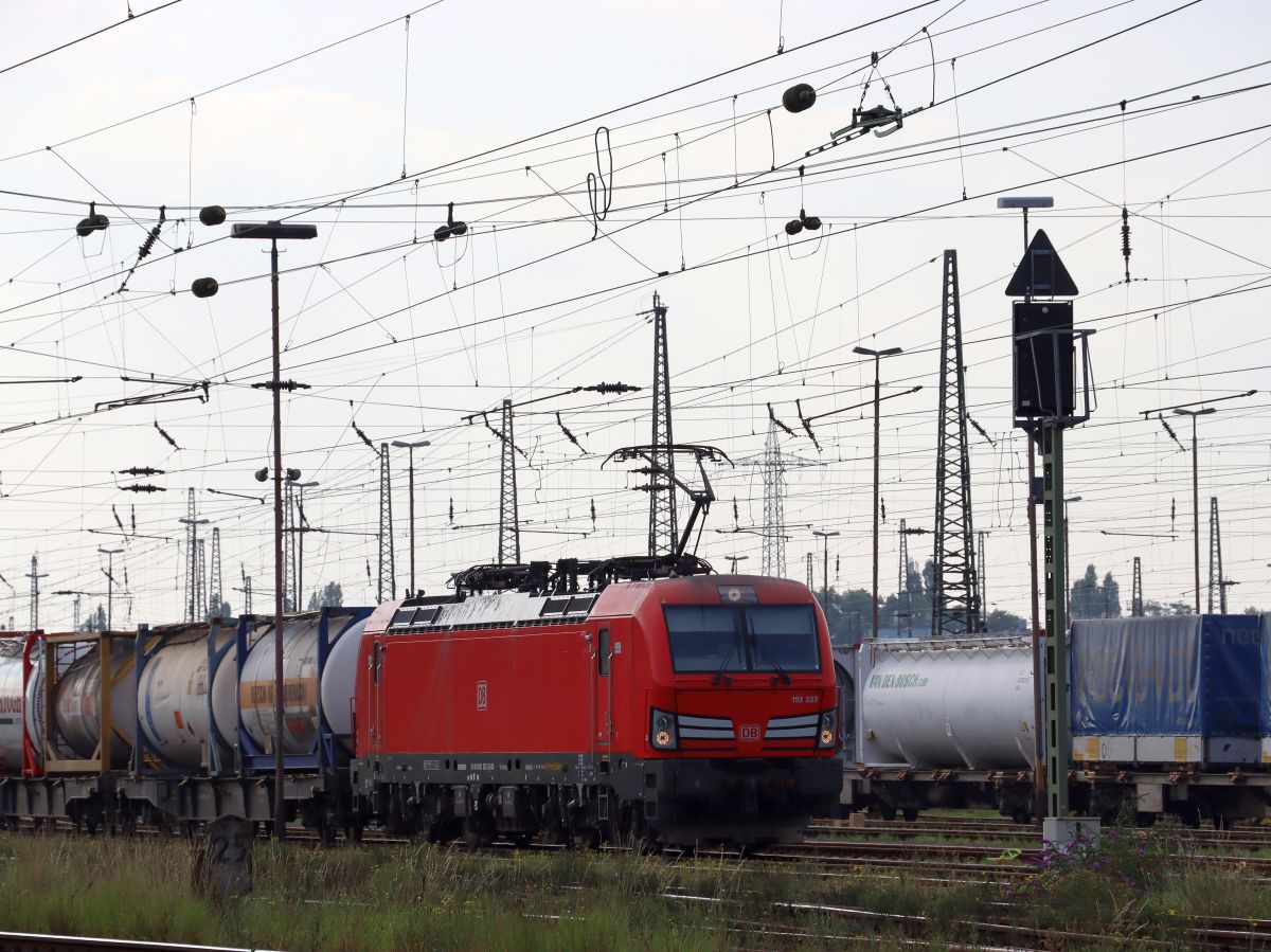 DB Cargo Lokomotive 193 333-2 Gterbahnhof Oberhausen West 02092021

DB Cargo locomotief 193 333-2 goederenstation Oberhausen West 02092021