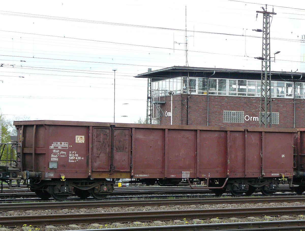 DB Eaos-x 051 mit Nummer 31 80 5359 438-4. Oberhausen West, Deutschland 18-04-2015.

DB Eaos-x 051 vierassige hoge bakwagen met nummer 31 80 5359 438-4. Oberhausen West, Duitsland 18-04-2015.