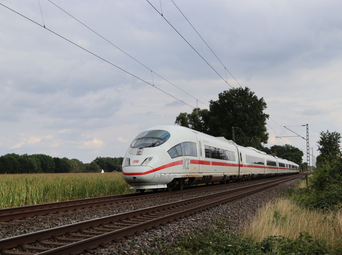 DB ICE Triebzug 4685 (406 085)  Schwbisch Hall  Wasserstrasse, Hamminkeln 18-08-2022.

DB ICE treinstel 4685 (406 085)  Schwbisch Hall  Wasserstrasse, Hamminkeln 18-08-2022.