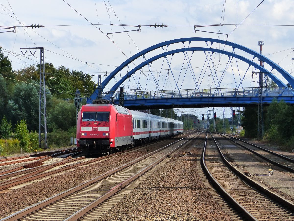 DB Lok 101 048-7 Salzbergen 17-08-2018.

DB loc 101 048-7 Salzbergen 17-08-2018.