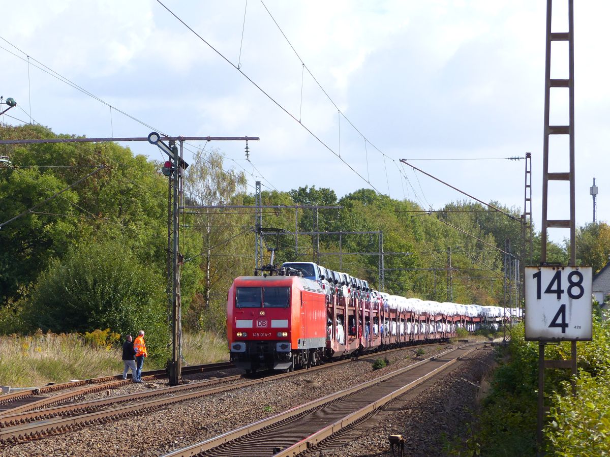 DB Lok 145 014-7 bei Bahn�bergang Tecklenburger Stra�e, Velpe 28-09-2018.


DB loc 145 014-7 bij de overweg Tecklenburger Stra�e, Velpe 28-09-2018.