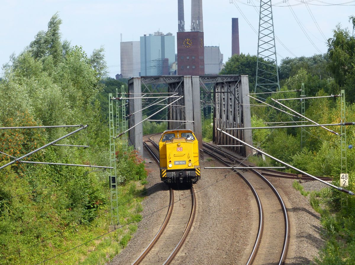 DB Netz Diesellok 203 312-4 Im Kn�ppen, Waltrop 06-07-2018.

DB Netz dieselloc 203 312-4 Im Kn�ppen, Waltrop 06-07-2018.