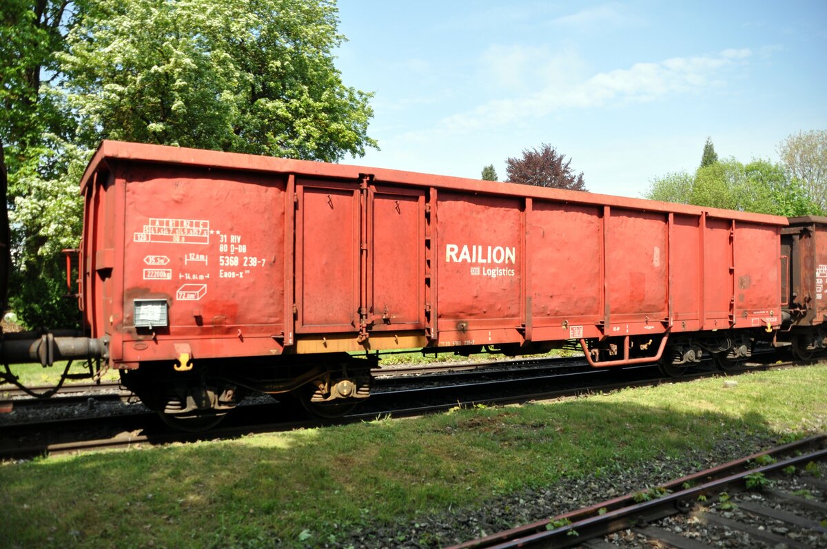 DB Railion Logistics Hochbordwagen 31 rIV 80 D-DB 53 68 238-7 Eaos-X 075 in Weienhorn am 02.05.2011. 