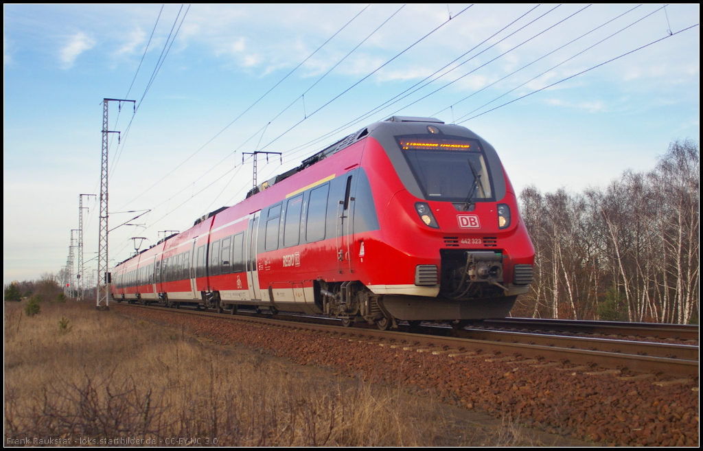 DB Regio 442 323 als RE7 nach Wnsdorf Waldstadt wurde am 10.02.2014 durch die Berliner Wuhlheide umgeleitet