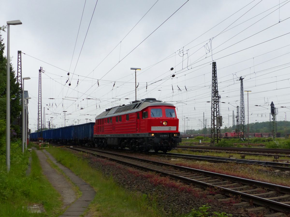 DB Schenker Diesellok 232 669-2 Gterbahnhof Oberhausen West 20-05-2016.

DB Schenker dieselloc 232 669-2 goederenstation Oberhausen West 20-05-2016.