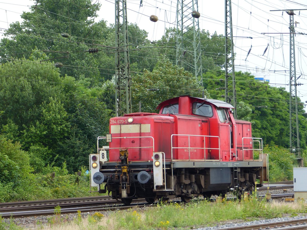 DB Schenker Diesellok 294 670-5 Rangierbahnhof Gremberg, Porzer Ringstrae, Kln 08-07-2016.

DB Schenker dieselloc 294 670-5 rangeerstation Gremberg, Porzer Ringstrae, Keulen 08-07-2016.