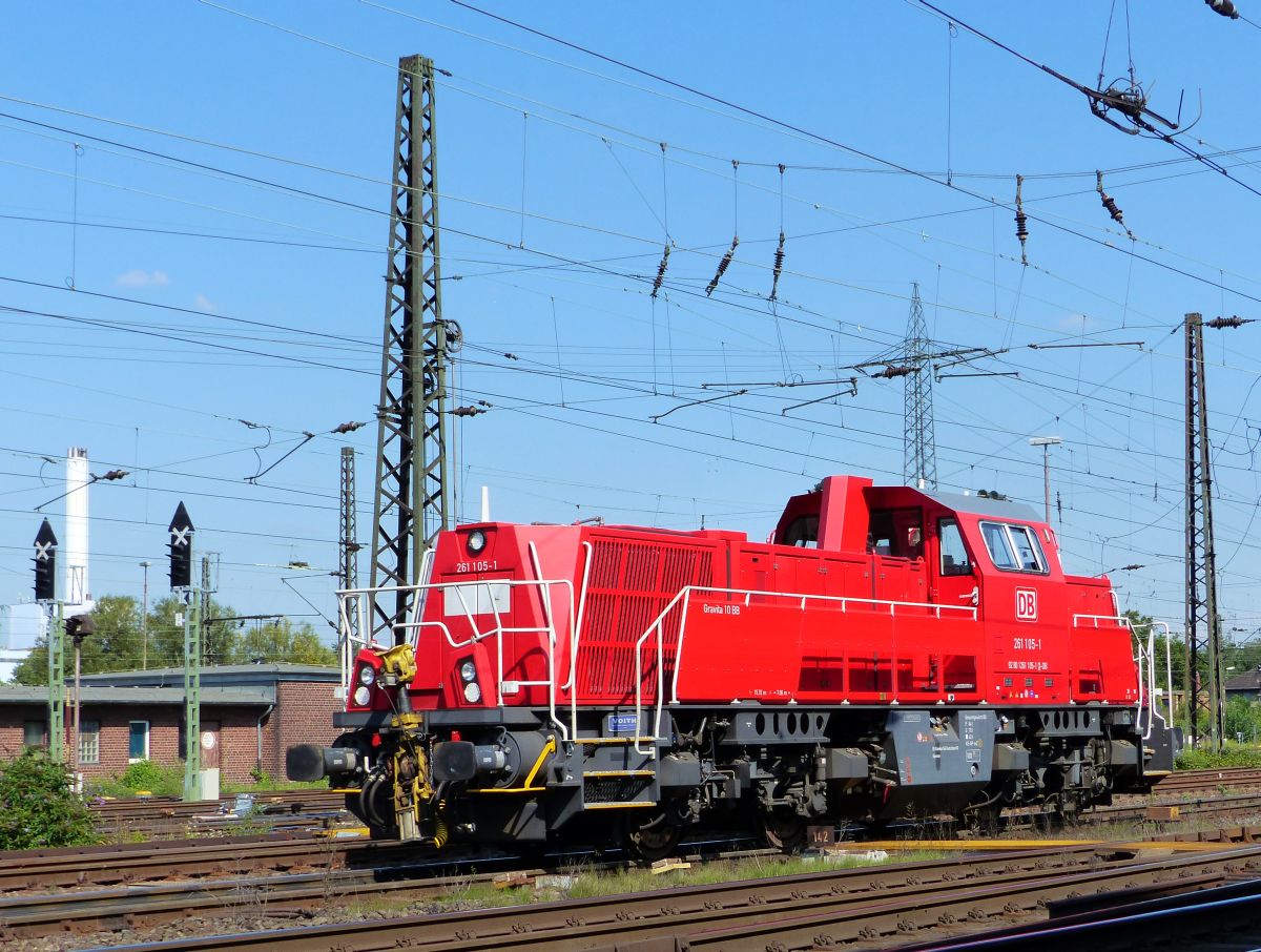 DB Schenker Gravita 10BB Dieselok 261 105-1 Oberhausen West 11-09-2015.

DB Schenker Gravita 10BB dieselloc 261 105-1 Oberhausen West 11-09-2015.