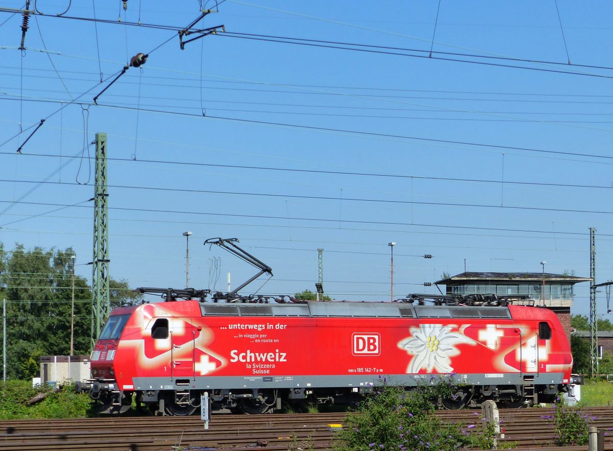 DB Schenker Lok 185 142-7  Edelwei�  Oberhausen West 11-09-2015.


DB Schenker loc 185 142-7  Edelwei�  Oberhausen West 11-09-2015.