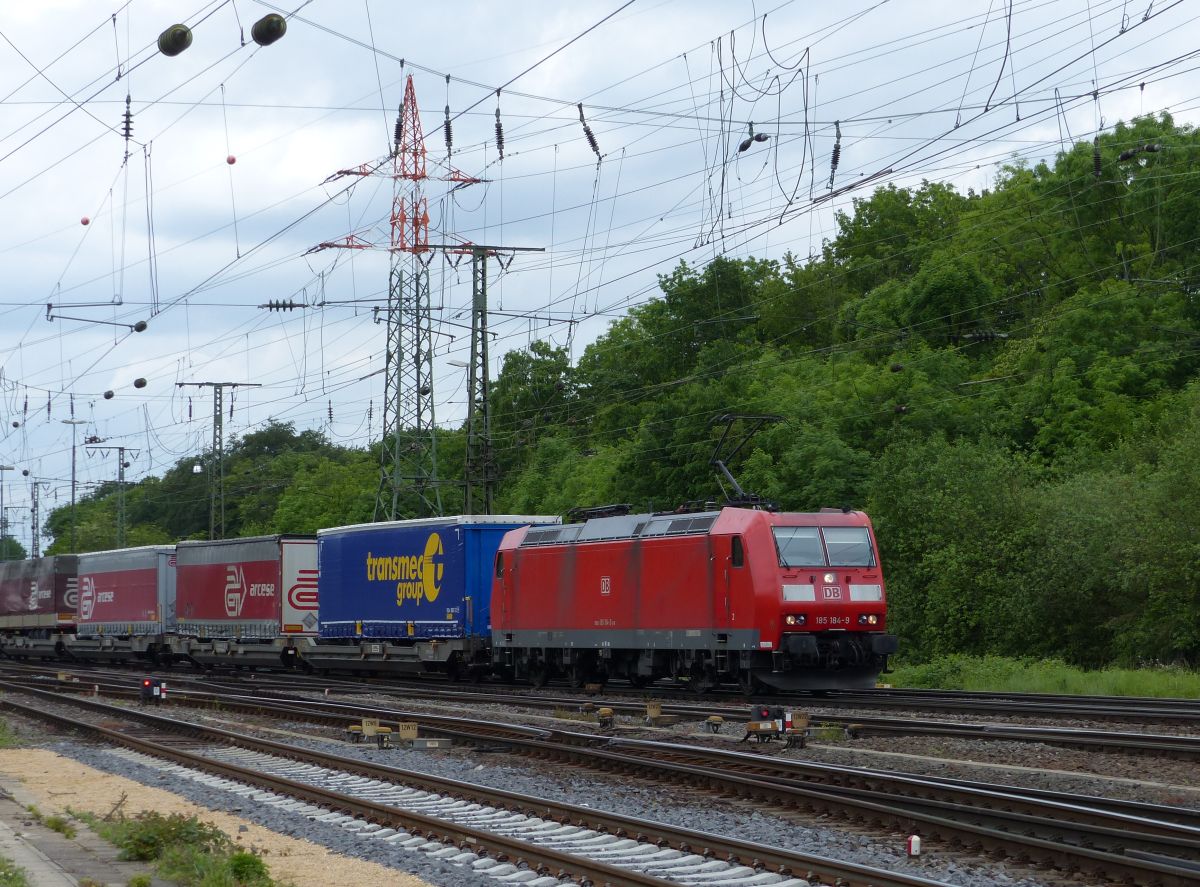 DB Schenker Lok 185 184-9 Rangierbahnhof K�ln Gremberg 20-05-2016.

DB Schenker loc 185 184-9 rangeerstation Keulen Gremberg 20-05-2016.