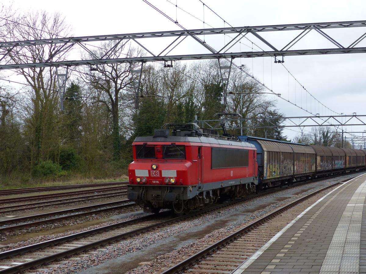 DB Schenkerloc 1616 Dordrecht, Niederlande 07-04-2016.

DB Schenkerloc 1616 doorkomst Dordrecht, Nederland 07-04-2016.