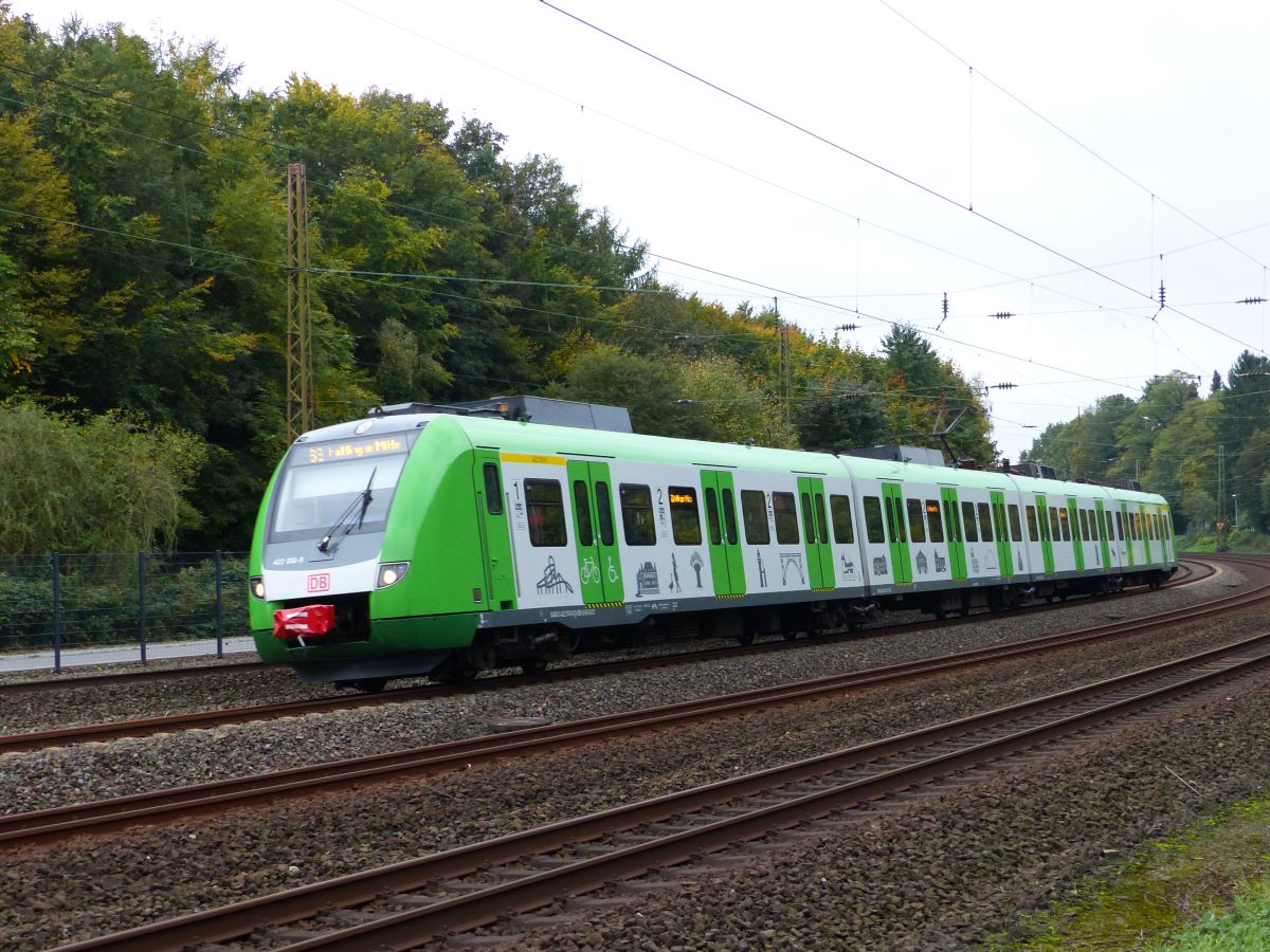 DB TW 422 010-9 M�lheim an der Ruhr 13-10-2017.

DB treinstel 422 010-9 M�lheim an der Ruhr 13-10-2017.