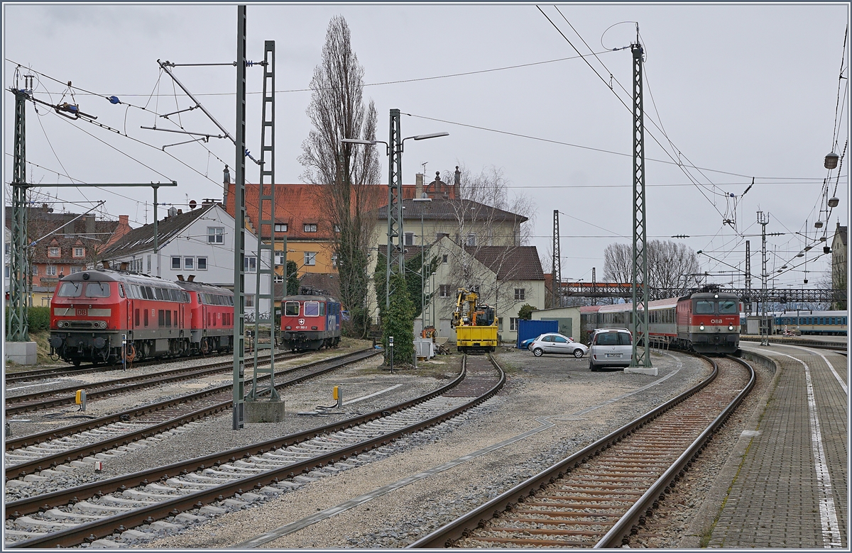 DB V 218, SBB Re 4/4 II und eine ÖBB 1144 zeigen sich auf diesem Bild von Lindau. 

14. März 2019