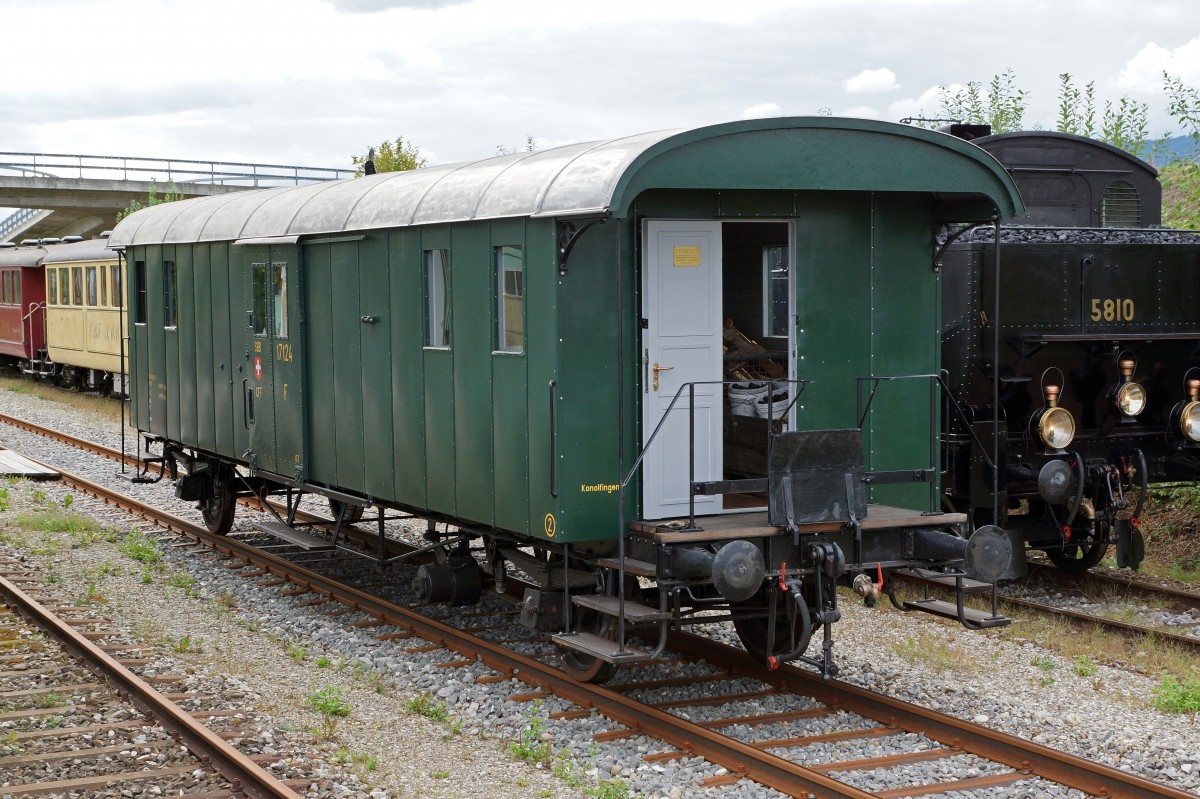 DBB: Sehr vorbildlich restaurierter F 17 124 (ehemals SBB) in Leuzigen am 5. September 2015.
Foto: Walter Ruetsch