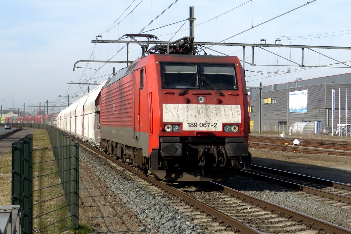 DBC 189 067 durchfahrt mit der Flandersbacher Blerick am 15 Februar 2023.