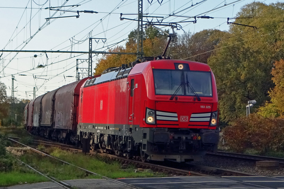 DBC 193 325 dönnert durch Emmerich am 8 November 2019.