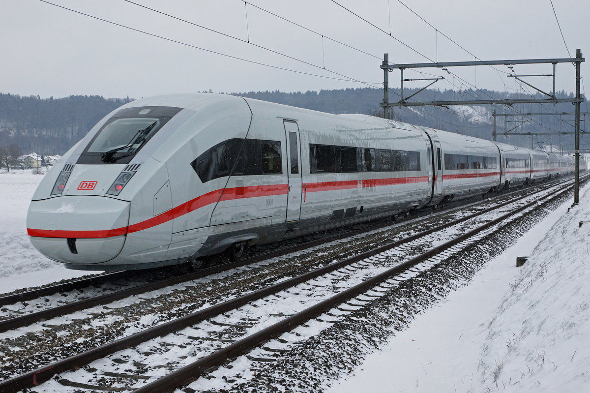 DB/SBB: Der neue ICE 4 auf der auf der alten Stammstrecke bei Bettenhausen unterwegs am 17. Januar 2017.
Foto: Walter Ruetsch