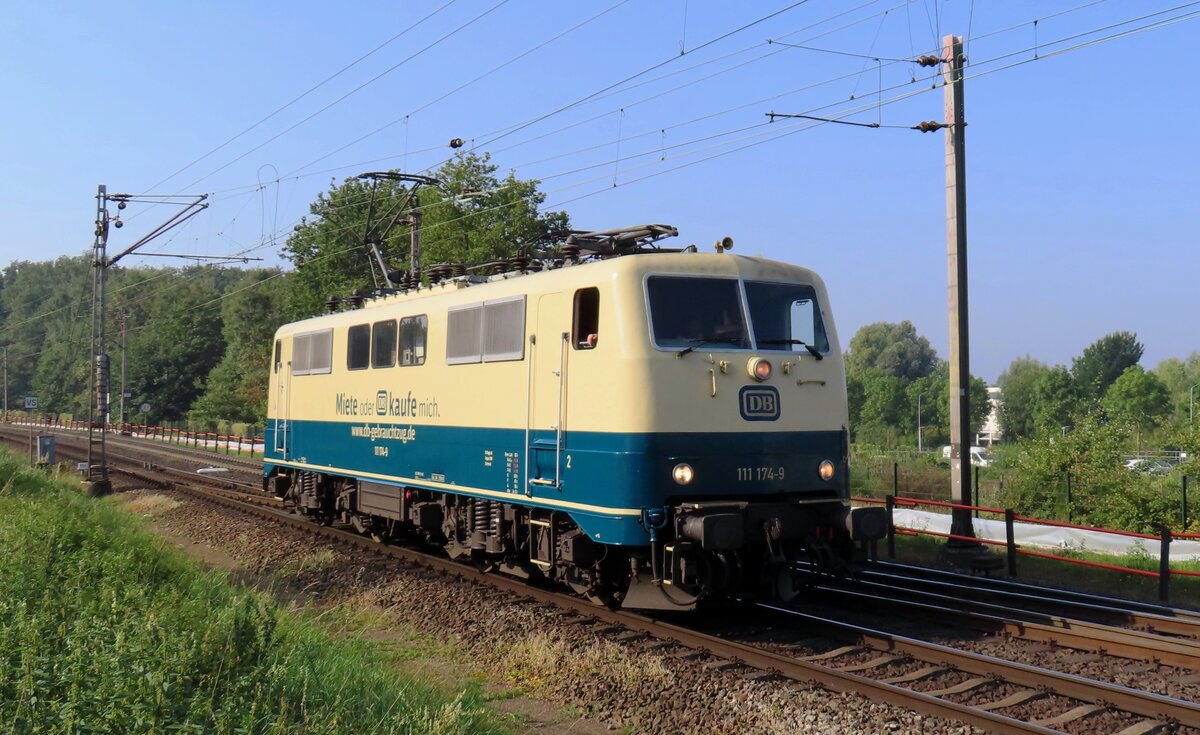 DB/Smart Rail 111 174 treft am 9 September 2023 in Venlo ein und wird vom offenbarer Weg fotografiert.