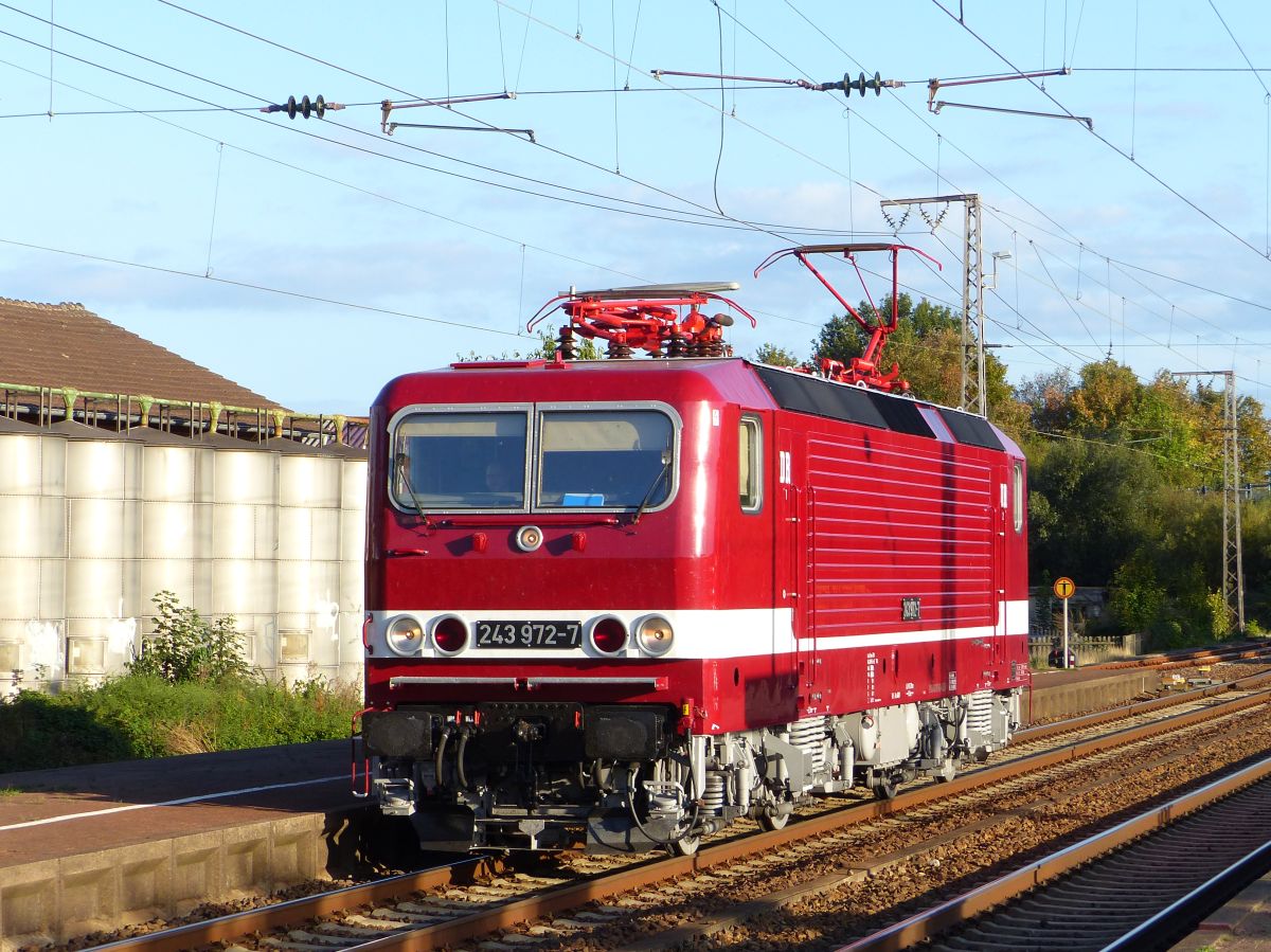 Delta Rail Lok 243 972-7 (NVR-nummer: 91 80 6143 972-8 D-DELTA) Gleis 4 Salzbergen 28-09-2018.


Delta Rail loc 243 972-7 (NVR-nummer: 91 80 6143 972-8 D-DELTA) spoor 4 Salzbergen 28-09-2018.