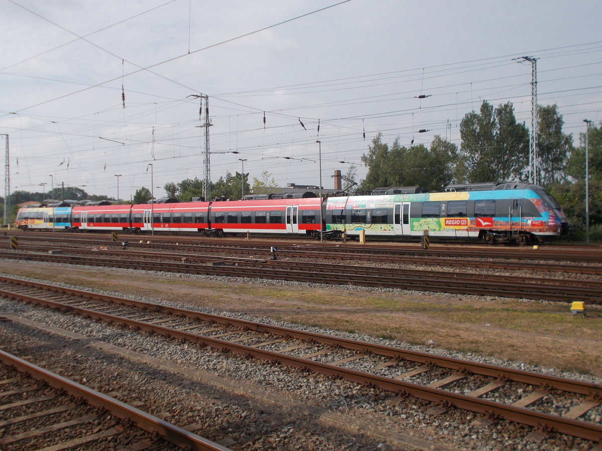 Der 442 354 stand,am 24.Juli 2016,im Rostocker Hbf.