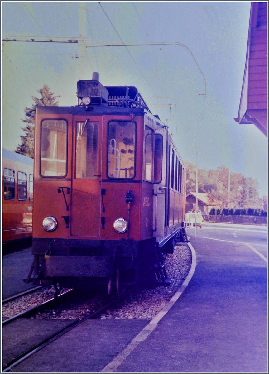 Der ABDe 4/4 N° 2 in St Cergue. 

Okt. 1985 