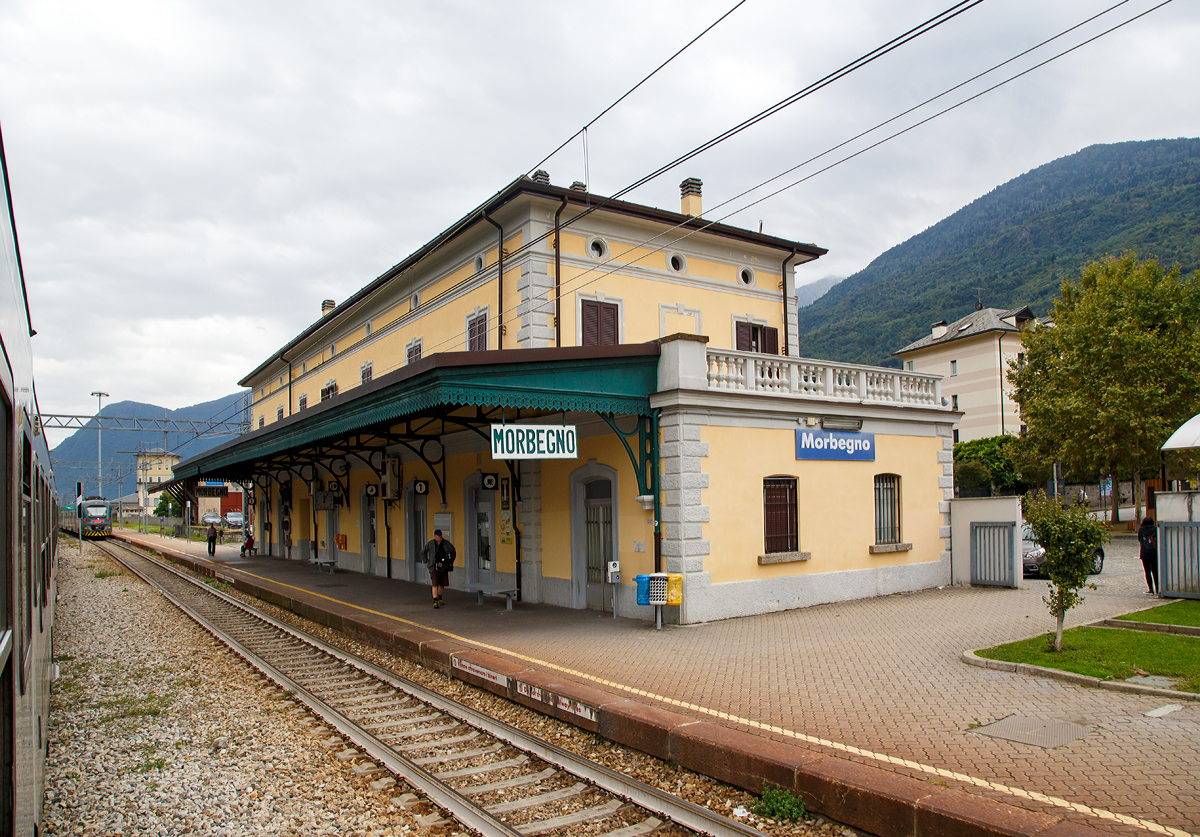 
Der Bahnhof Morbegno/dt. Morbend (Stazione Ferroviaria di Morbegno) an der Veltlinbahn am 14.09.2017.